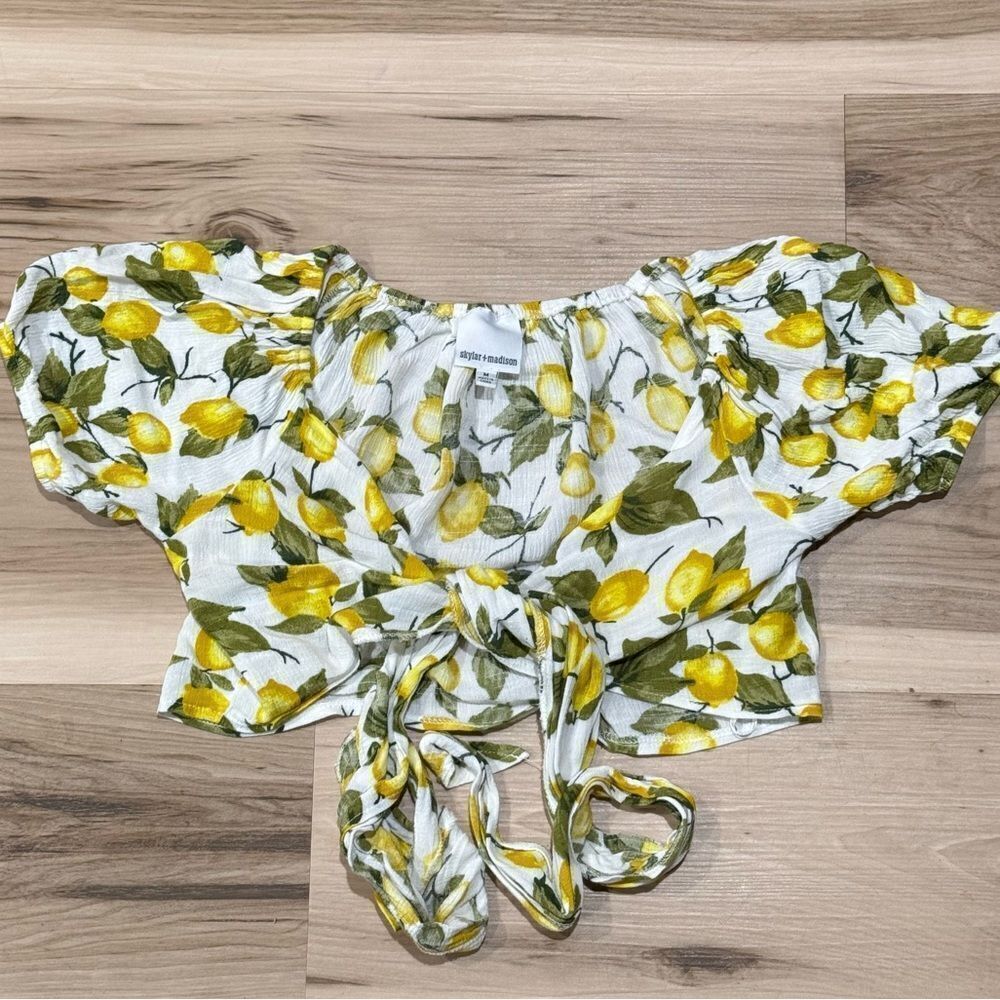 Skylar + Madison Lemon Tie Crop Top Women’s Medium